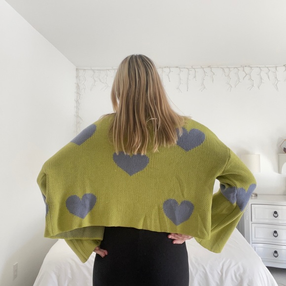 Heart sweater. Thrifted and never worn. - Picture 3 of 6
